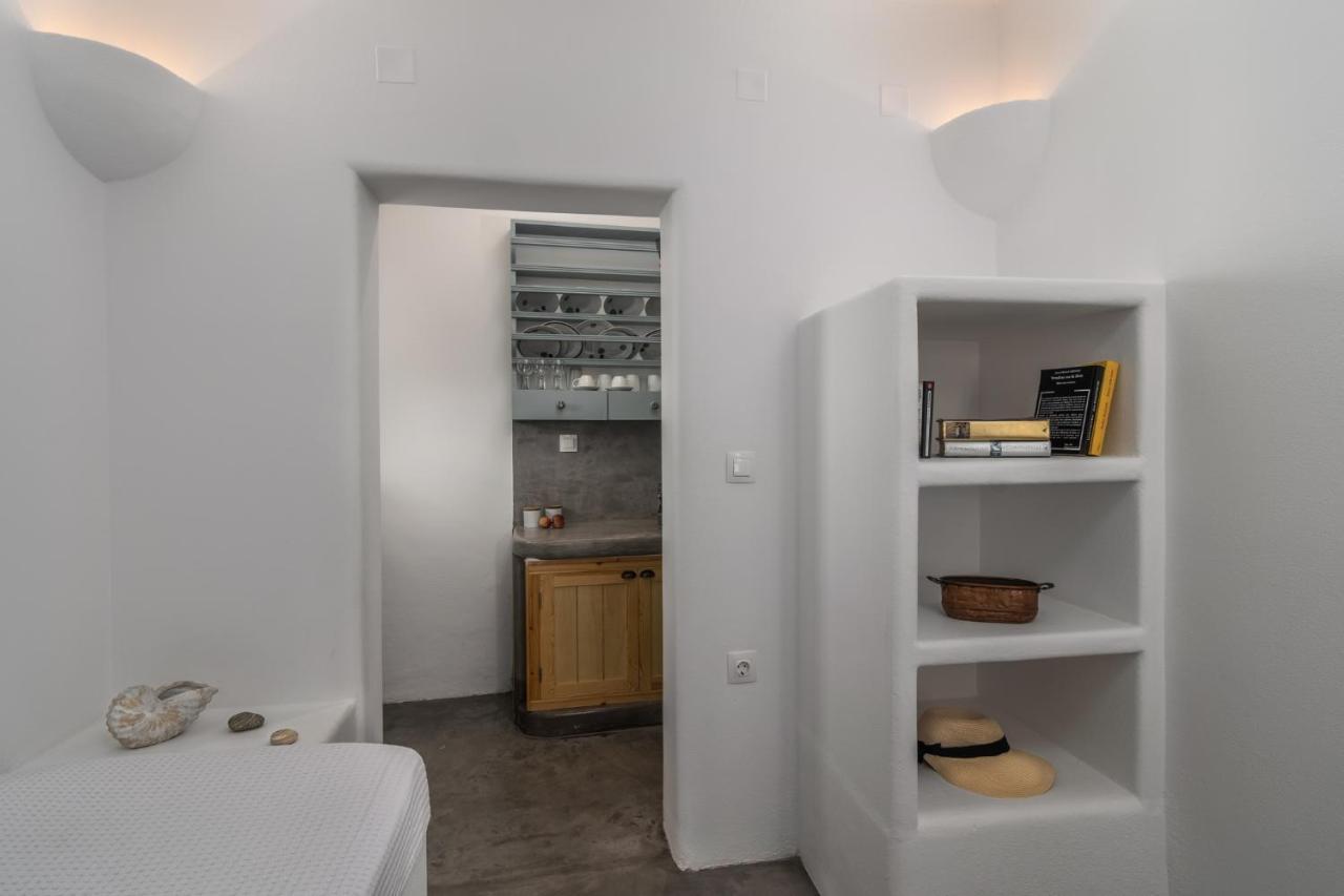 Venia'S Guesthouse Pollonia Bagian luar foto