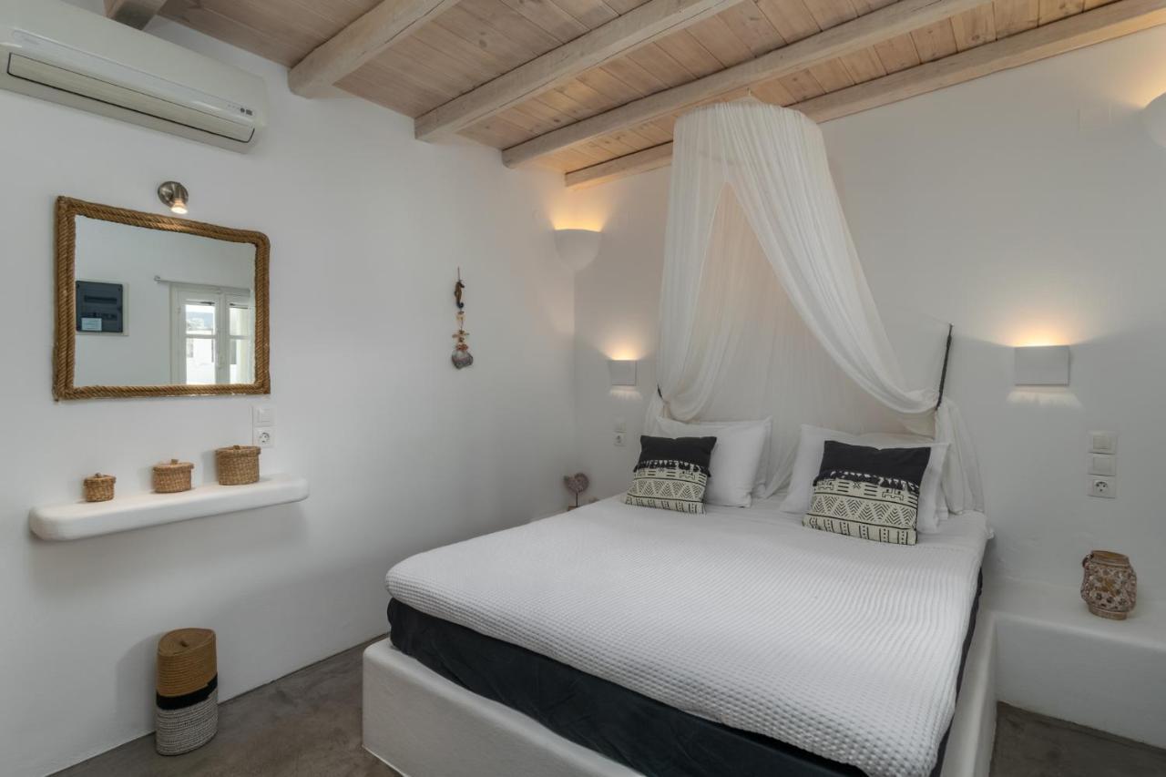 Venia'S Guesthouse Pollonia Bagian luar foto