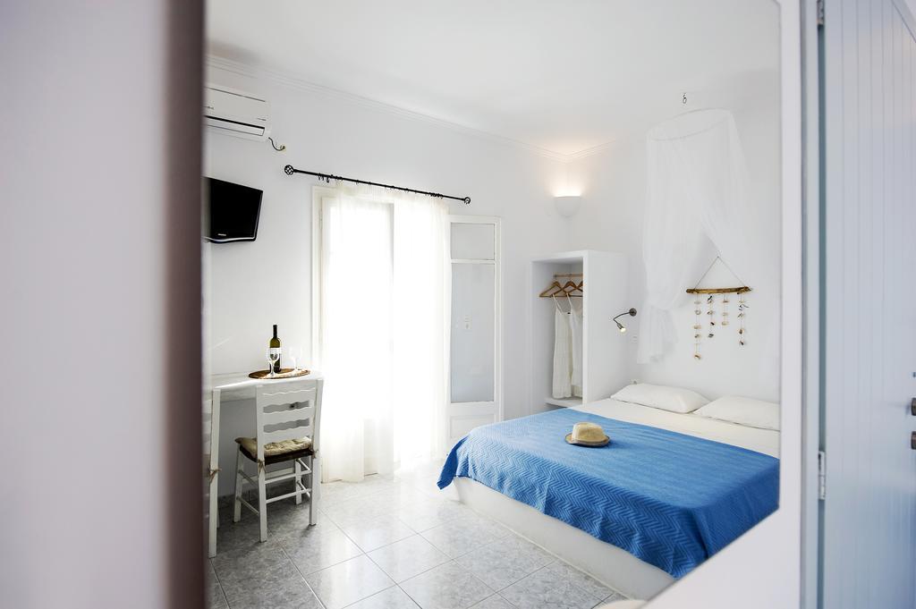 Venia'S Guesthouse Pollonia Bagian luar foto