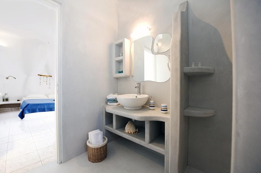 Venia'S Guesthouse Pollonia Bagian luar foto